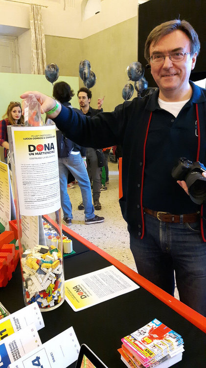 dona-un-mattoncino-2-576x1024.jpg