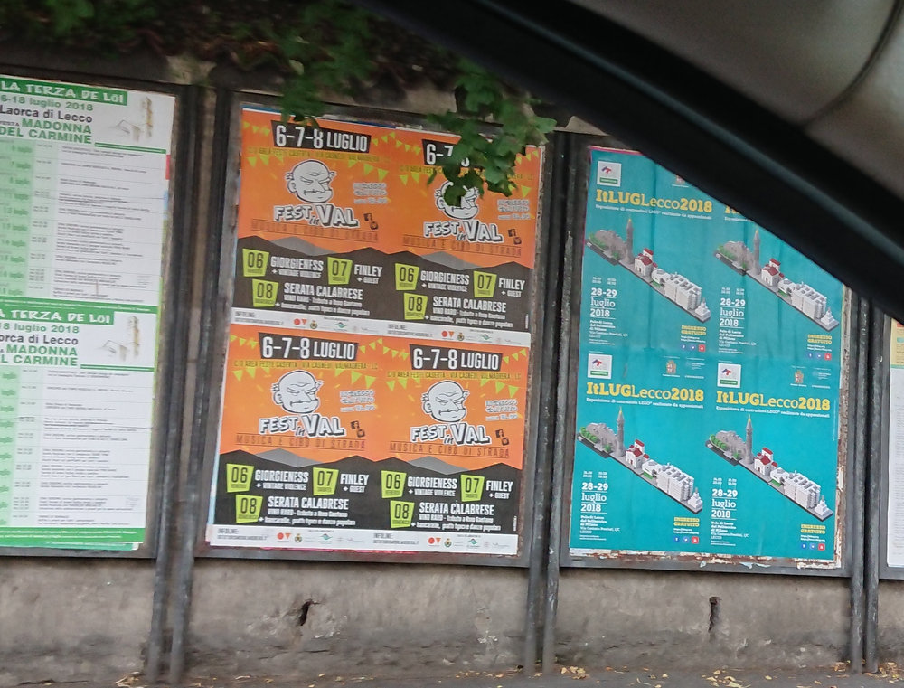 02_Manifesti.JPG