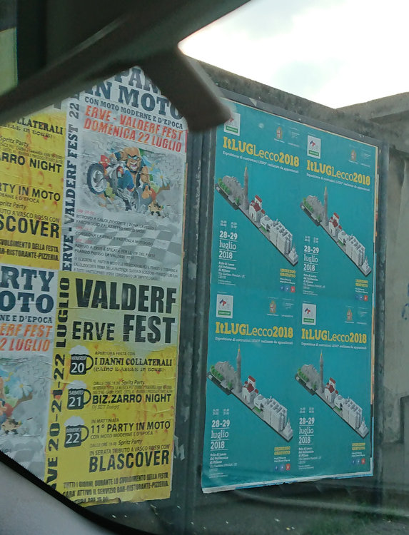 03_Manifesti.JPG