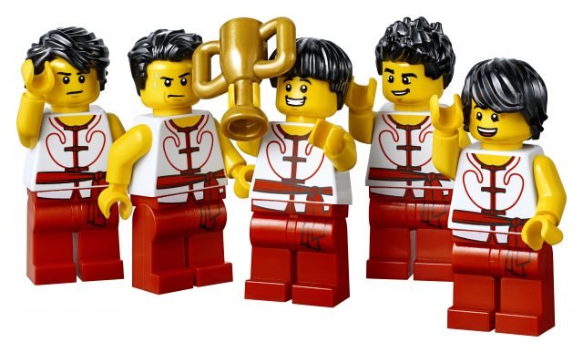 LEGO-80103-Dragon-Boat-Race-Minifigures-640x387.jpg