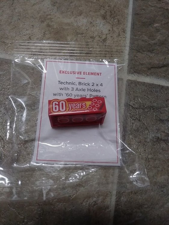 lego-bricklink-exklusiver-sonderstein-60-jahre-002.thumb.jpg.8ced736598f829c6342f35a75cc19950.jpg