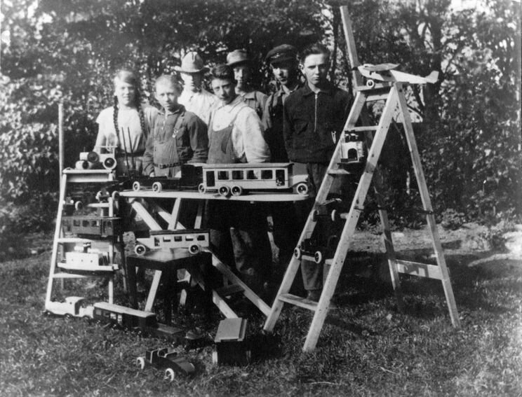 first-product-line.jpg.56aa36b79929b1fdbf50f445f7d923e4.jpg